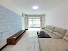 海山逸品一楼131平三室两卫简装带23平车库70万诚心出售