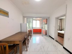 海山逸品一楼131平三室两卫简装带23平车库70万诚心出售