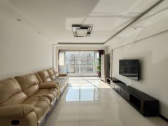 成山御苑4楼141平精装三室两卫南厅元宝户型