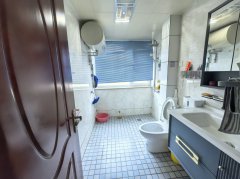 成山御苑宋家小区4楼115平三室两卫精装全明