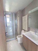 中骏世界城 精装修 采光很好 3室2厅2卫 证全 支持贷款