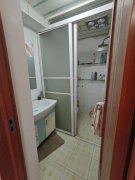 出租海崖，四楼，80平，三居室，带地下室，月租800