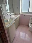 出租成山奥苑，二楼，116平，精装，带车库，1500