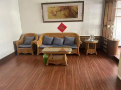 出租世纪小区二楼800每月