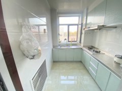 出租！三环西区电梯3楼85平。2室！家电齐全