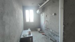 CF华悦新城北区二楼85平带地下室两室毛坯房29.8万