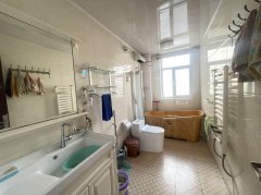 CF三环西区B区二楼124平带地下室三室南厅精装修