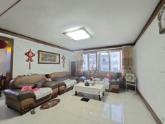 CF黎明住宅公司院内三楼126平带地下室和车库低价出售