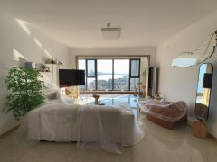 华发樱花湖可观湖景153平四室两卫精装品牌家居家电诚心出售