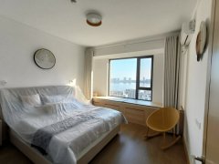 华发樱花湖可观湖景153平四室两卫精装品牌家居家电诚心出售