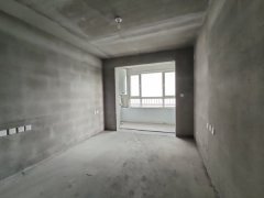 CF南荣小区六楼81平两室毛坯房32.8万