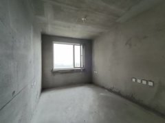 CF南荣小区六楼81平两室毛坯房32.8万