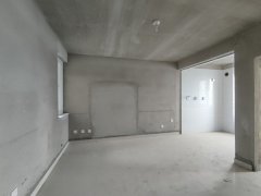 CF南荣小区六楼81平两室毛坯房32.8万