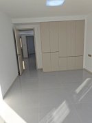 华悦新城北区1楼，87.8平 三室 精装修