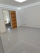 华悦新城北区1楼，87.8平 三室 精装修