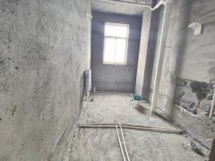 地势平 双河西区 5加阁单开门 120加80平 带露台 4卫