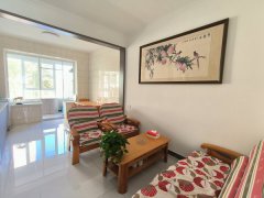 广电附近二楼107平三室现代精装家具家电齐全吉屋首租