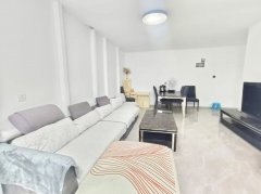 金悦华府前排电梯19楼 三室两卫两部空调精装修带露台拎包入住