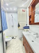 金悦华府前排电梯19楼 三室两卫两部空调精装修带露台拎包入住