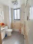 人民医院旁边 阳光丽景电梯5楼 家具家电齐全 拎包入住