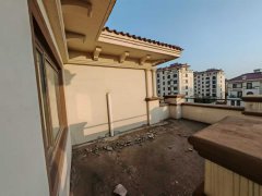 水岸名邸，叠拼别墅带电梯3+4+5层，房证面积264.6