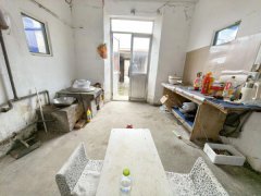 青山后张家村 3间民房 带院 门口可种菜 仅8.4万