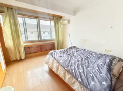 黎明中区好位置5楼边户 两室一厅简单装修保持挺好支持贷款