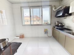 黎明中区好位置5楼边户 两室一厅简单装修保持挺好支持贷款