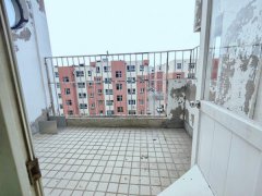 捡漏一口价12.8万！ 黎明中区框架73平 带大露台！3卧