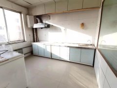 CF黎明中区｛黎明村改房的西面｝一楼110平全款17.8万