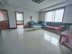 CF黎明中区｛黎明村改房的西面｝一楼110平全款17.8万