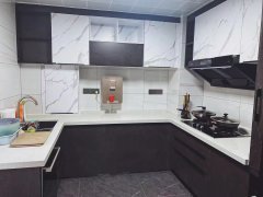 石核馨园4层145平三室豪华装修带家具家电98万