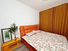 石核馨园4层145平三室豪华装修带家具家电98万