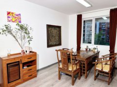 石核馨园4层145平三室豪华装修带家具家电98万