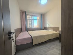 金悦华府15楼122平三室精装65.8万。