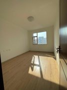 荣盛小区 电梯 125平 仅售59.8万 精装 送地下室