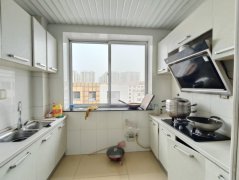 CF荷塘北区起脊五楼104平三室带装修仅售23.8万