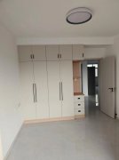 荣盛小区商品房南排3楼 101平三室两厅精装修未住 可做婚房