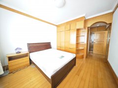 虹桥北区1楼东边户144平三室两卫，全明户型送21平地下室