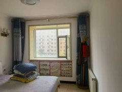 德龙馨苑电梯4层126平精装三室69.8万