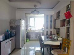 德龙馨苑电梯4层126平精装三室69.8万