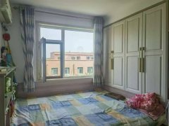 德龙馨苑电梯四楼126平三室两卫精装带地下室69.8万出售