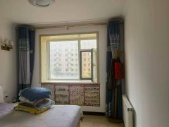 德龙馨苑电梯四楼126平三室两卫精装带地下室69.8万出售