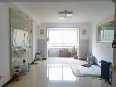 德龙馨苑电梯四楼126平三室两卫精装带地下室69.8万出售