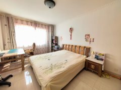 成山奥苑一楼132平三室两卫精装带22平地下室诚心出售