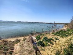 捡漏15.8万！室内可看湖景 教授村山湖庭院2楼85平 证全