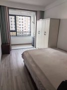 成山御苑电梯四楼76平一室精装家具家电齐全吉屋出租