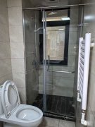 成山御苑电梯四楼76平一室精装家具家电齐全吉屋出租