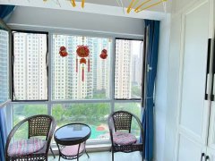 33.8万急售自在香槟电梯10楼精装一居室拎包入住