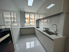 广宇小区框架三楼94平两室现代品牌精装拎包入住诚心出售